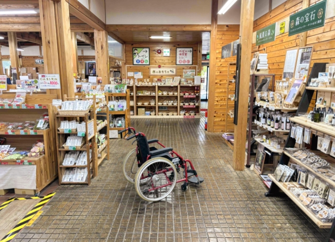 車いすが通りやすい通路の確保