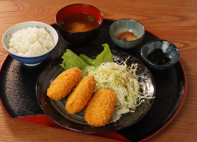 カニクリームコロッケ定食